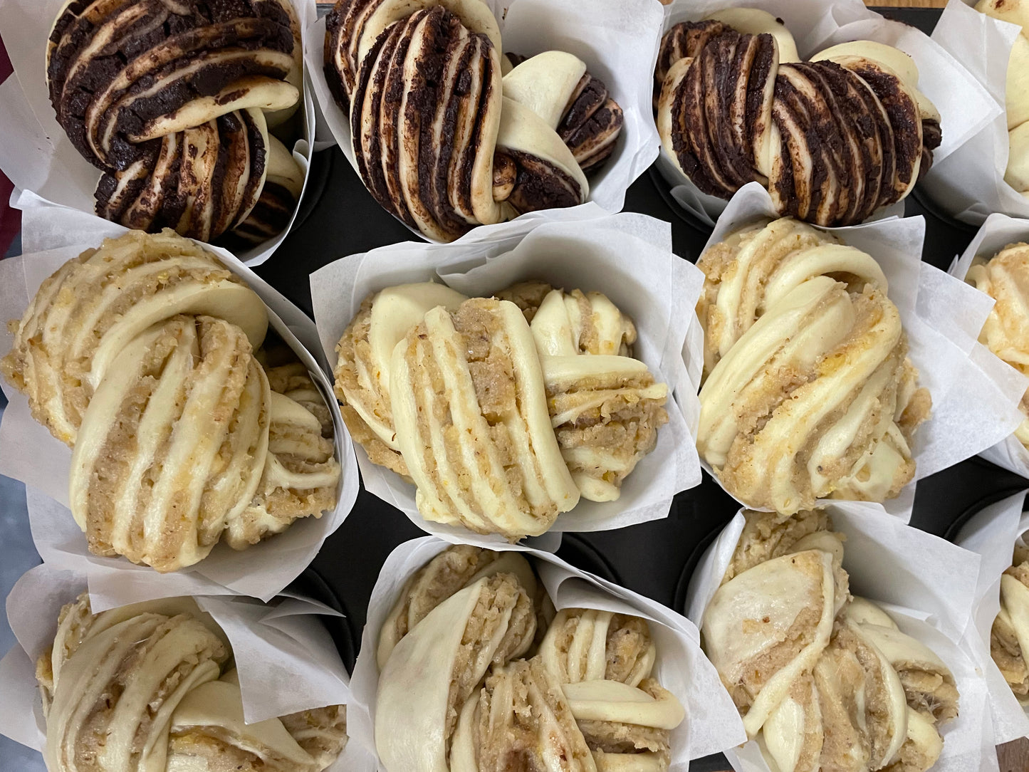 Mini csokis, diós, áfonyás babka