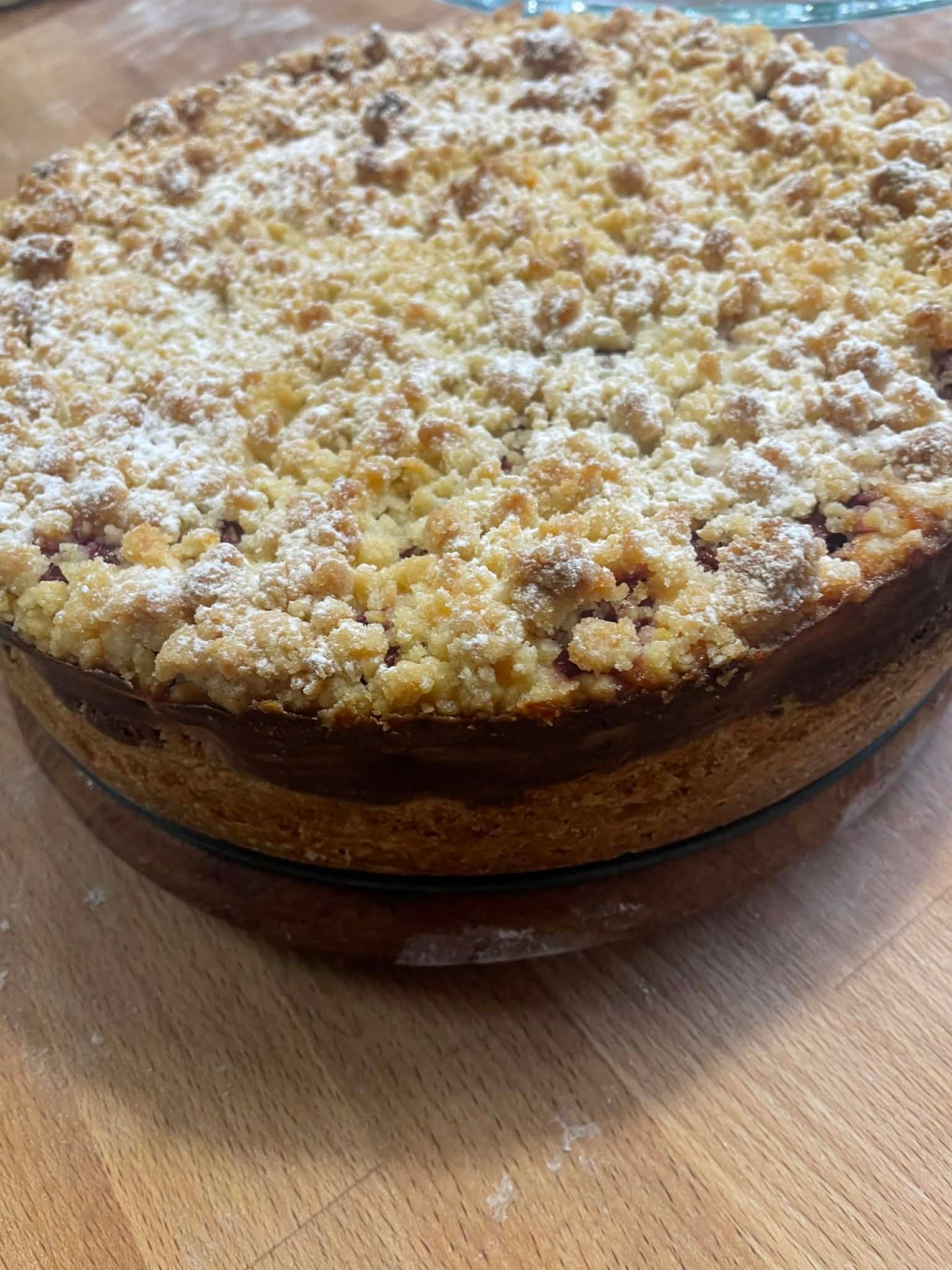 Mákos-meggyes-túró töltelékes, vajas morzsás torta