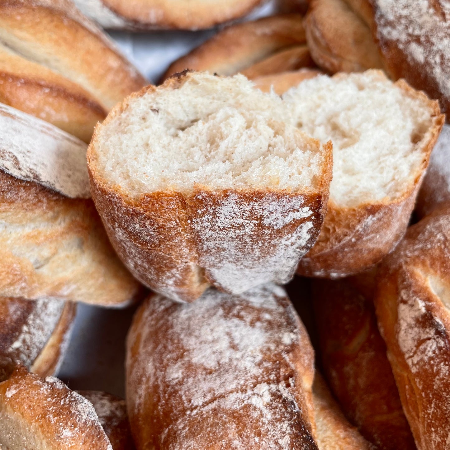 Kovászos LANA zsemle