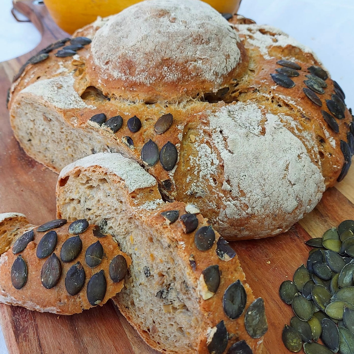 Tökmagos kovászos kenyér